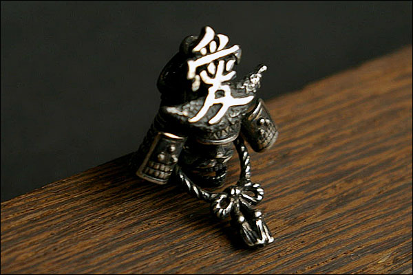 戦国幕末シルバーアクセサリー【兜　愛　直江兼続】