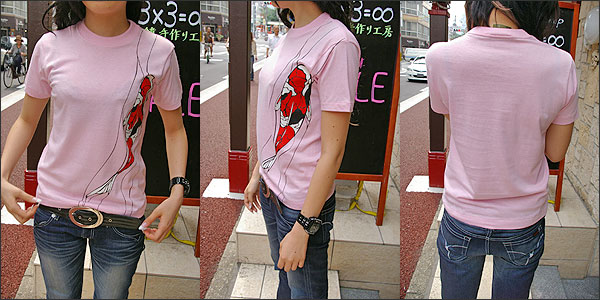 和柄Tシャツ【鯉】女性着用写真